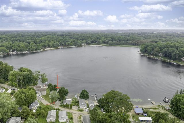 15657 Lakeview Drive, Buchanan, MI 49107