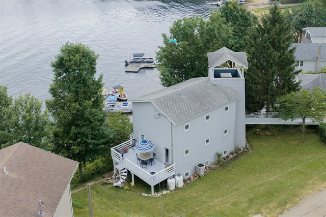 15657 Lakeview Drive, Buchanan, MI 49107