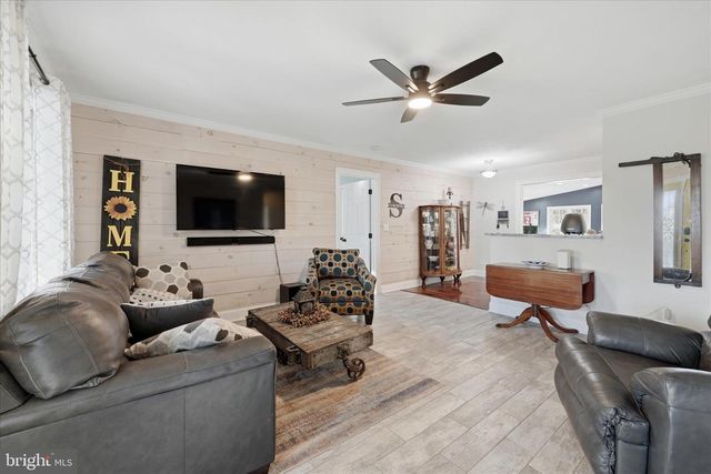 151 SASSAFRAS LN, Clear Brook, VA 22624