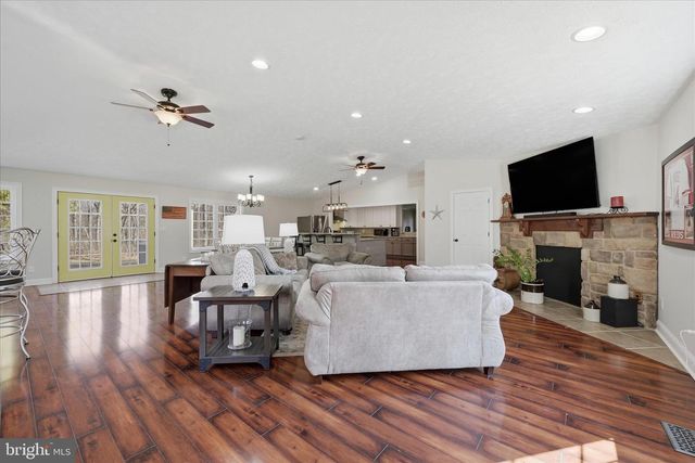 151 SASSAFRAS LN, Clear Brook, VA 22624