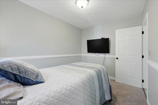 151 SASSAFRAS LN, Clear Brook, VA 22624