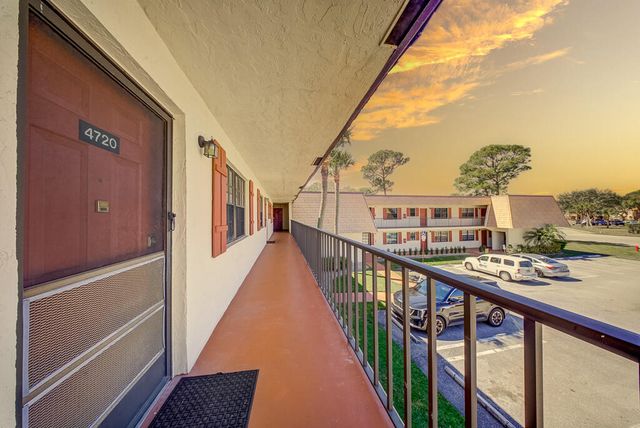 4720 Oak Terrace Drive, Greenacres, FL 33463