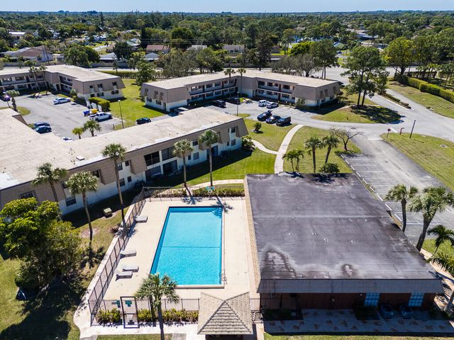 4720 Oak Terrace Drive, Greenacres, FL 33463