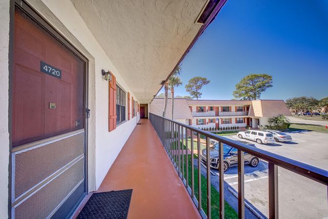 4720 Oak Terrace Drive, Greenacres, FL 33463