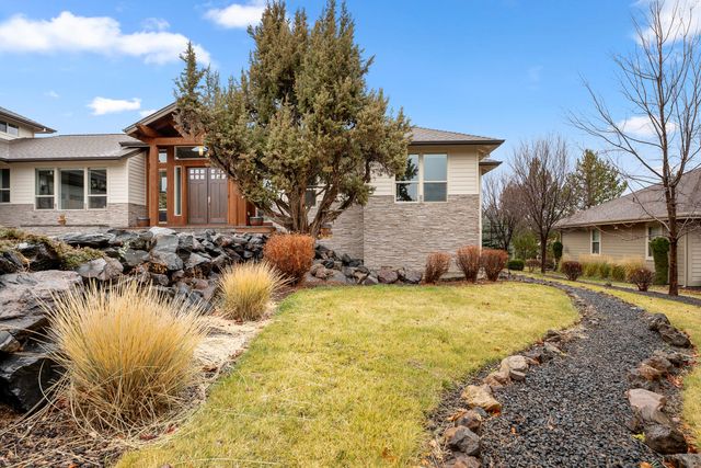1957 Turnstone Road, Redmond, OR 97756