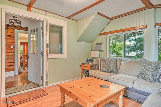 1020 Florida Avenue, Bristol, TN 37620