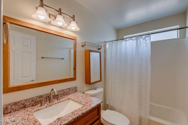 5338 W Freeway Lane, Glendale, AZ 85302