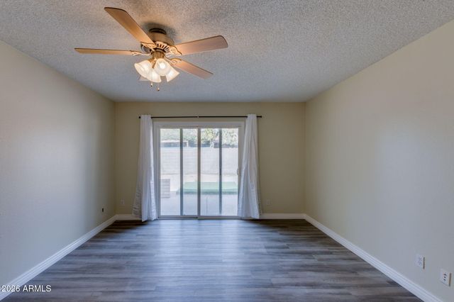 5338 W Freeway Lane, Glendale, AZ 85302