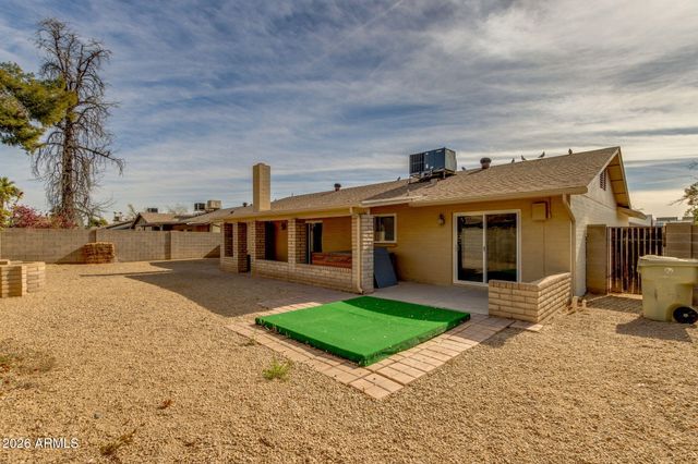 5338 W Freeway Lane, Glendale, AZ 85302