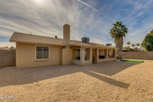 5338 W Freeway Lane, Glendale, AZ 85302