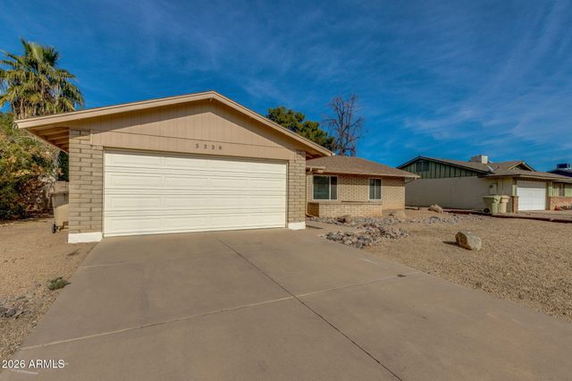 5338 W Freeway Lane, Glendale, AZ 85302