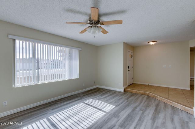 5338 W Freeway Lane, Glendale, AZ 85302