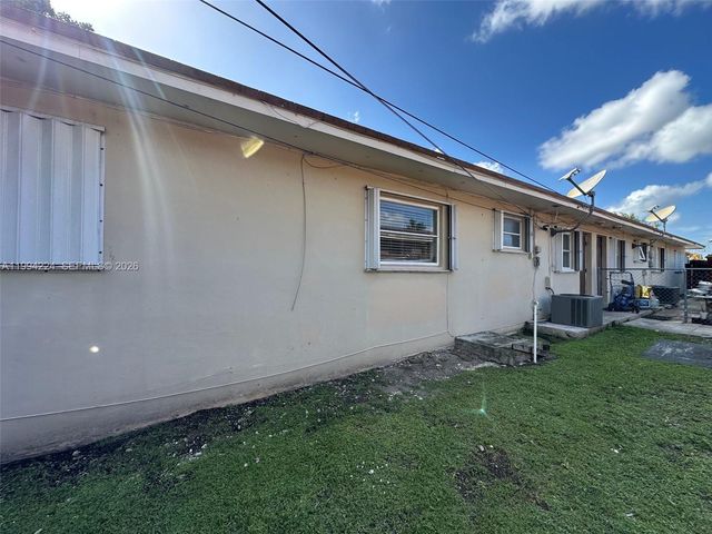 11346 SW 2nd St Front, Sweetwater, FL 33174