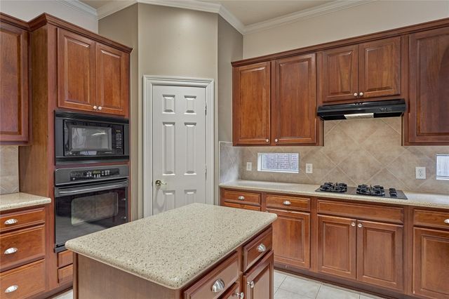 28 Misty Harbor E, Montgomery, TX 77356