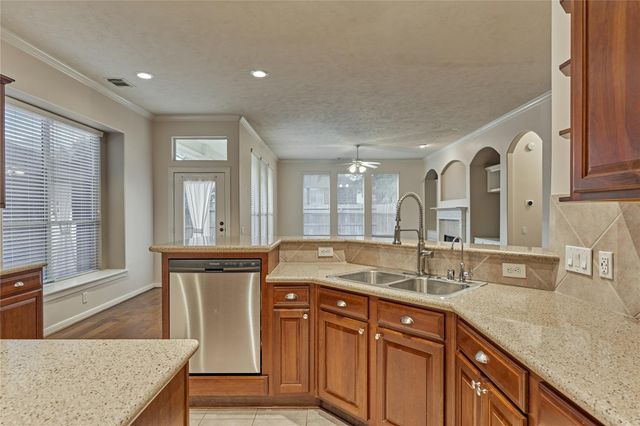 28 Misty Harbor E, Montgomery, TX 77356