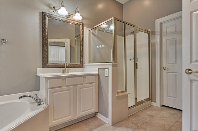 28 Misty Harbor E, Montgomery, TX 77356