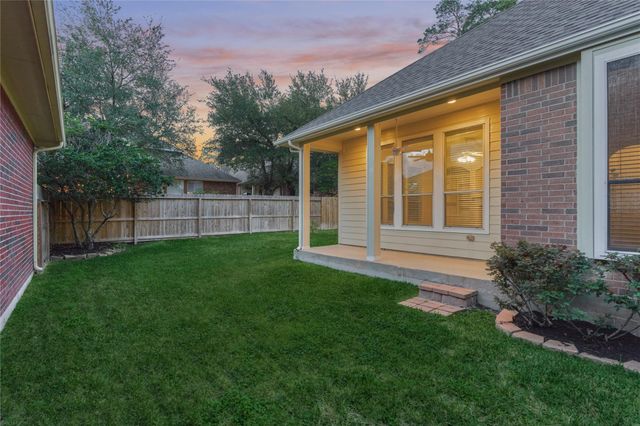 28 Misty Harbor E, Montgomery, TX 77356
