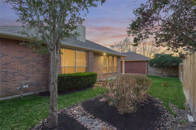 28 Misty Harbor E, Montgomery, TX 77356