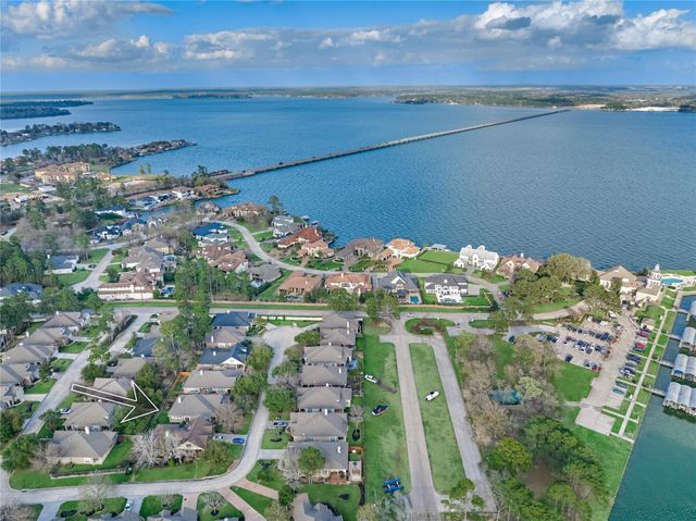 28 Misty Harbor E, Montgomery, TX 77356