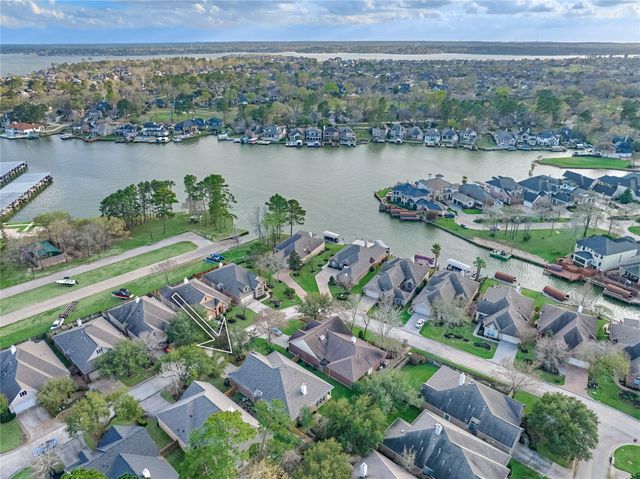 28 Misty Harbor E, Montgomery, TX 77356