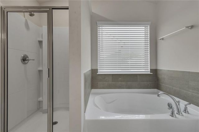 684 Lakehaven Lane, Loganville, GA 30052