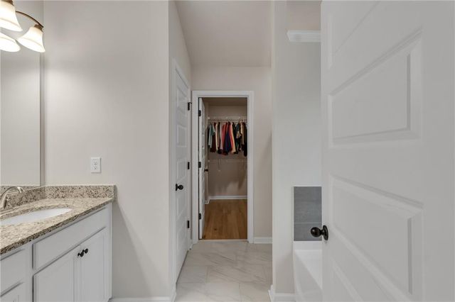 684 Lakehaven Lane, Loganville, GA 30052
