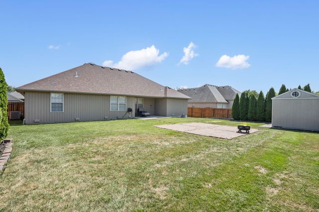 639 N Rockingham Avenue, Nixa, MO 65714
