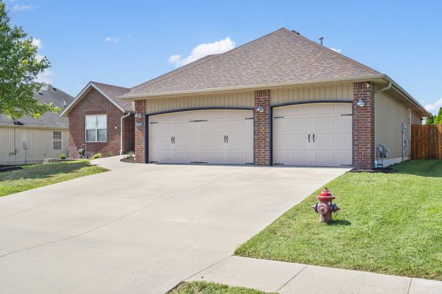 639 N Rockingham Avenue, Nixa, MO 65714