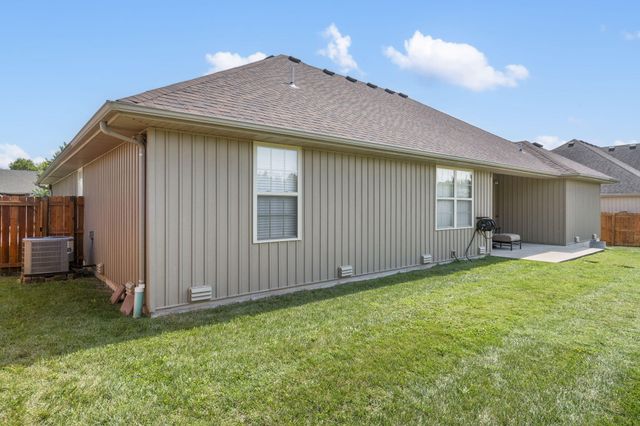 639 N Rockingham Avenue, Nixa, MO 65714
