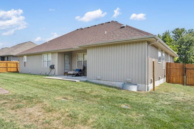 639 N Rockingham Avenue, Nixa, MO 65714