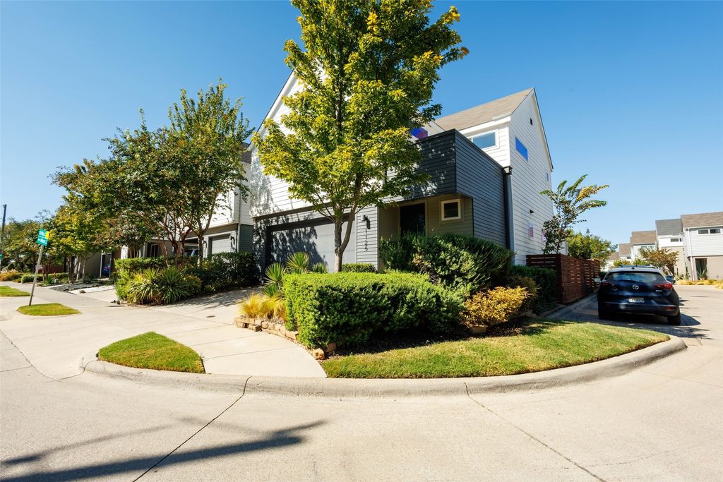 1126 Clifftop Lane, Dallas, TX 75208 — exterior