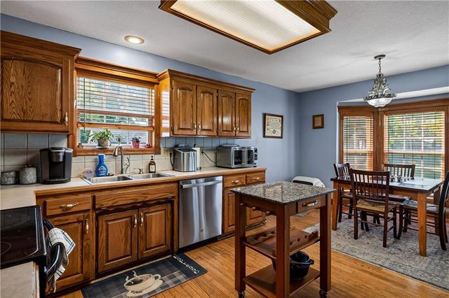 105 W South Street, Spring Hill, KS 66083
