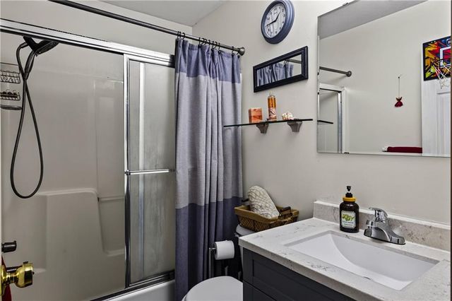 105 W South Street, Spring Hill, KS 66083
