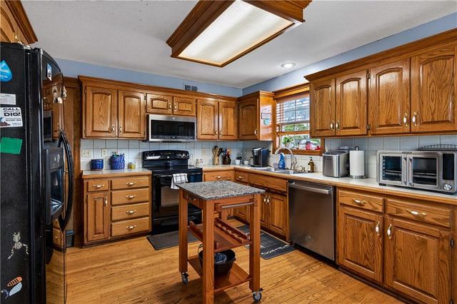 105 W South Street, Spring Hill, KS 66083