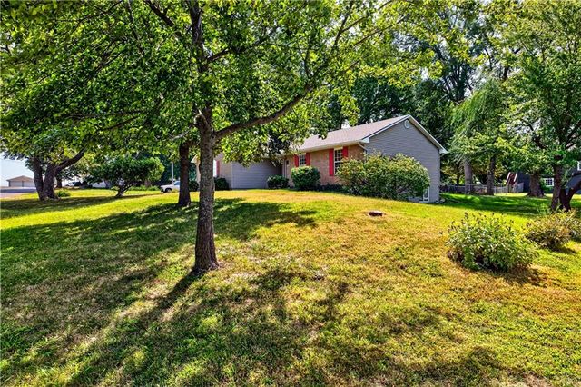 105 W South Street, Spring Hill, KS 66083