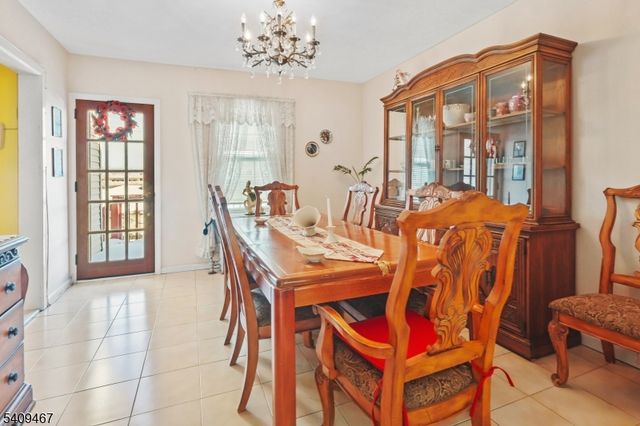 47 Elycroft Pkwy, Rutherford Boro, NJ 07070