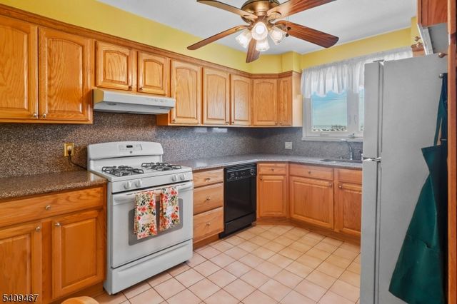 47 Elycroft Pkwy, Rutherford Boro, NJ 07070