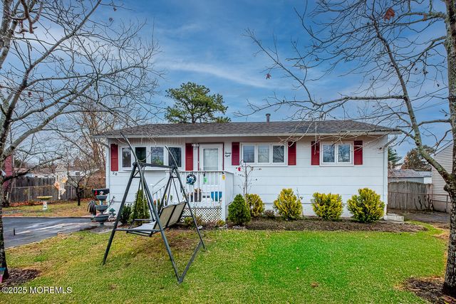 28 Baylor Street, Toms River, NJ 08757