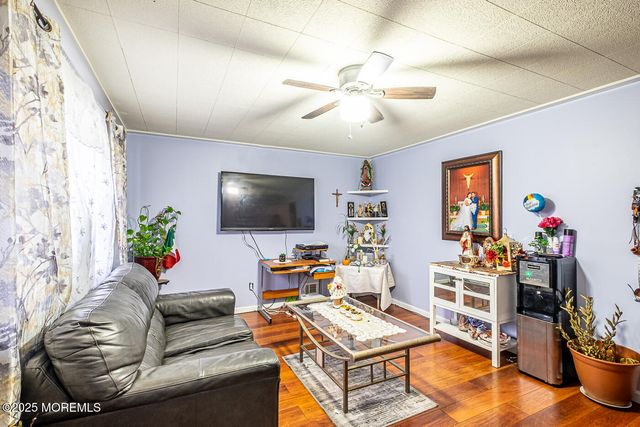 28 Baylor Street, Toms River, NJ 08757