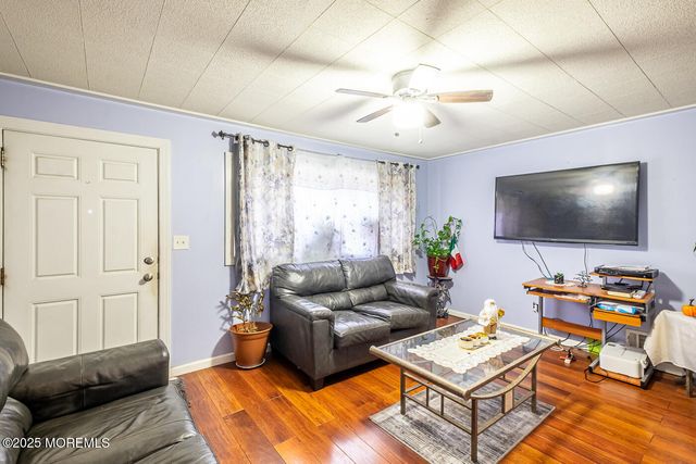 28 Baylor Street, Toms River, NJ 08757