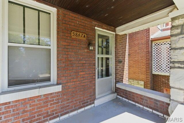5847 Goener Avenue, St Louis, MO 63116