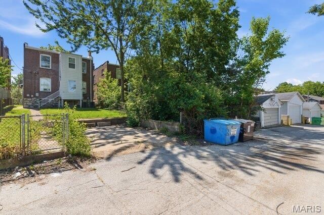 5847 Goener Avenue, St Louis, MO 63116