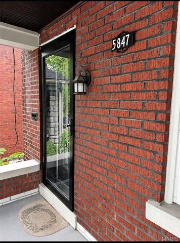 5847 Goener Avenue, St Louis, MO 63116
