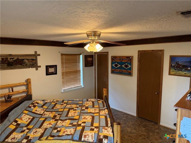 113 Leisure Acres Drive, Gatesville, TX 76528