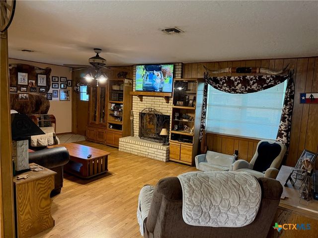 113 Leisure Acres Drive, Gatesville, TX 76528