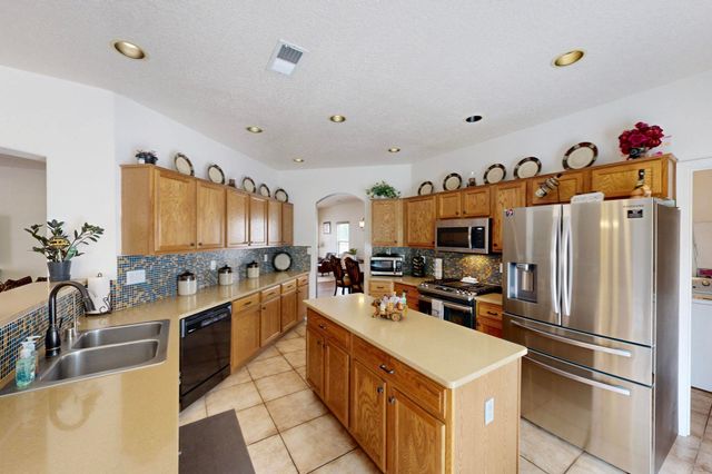 3032 Cochiti Street NE, Rio Rancho, NM 87144