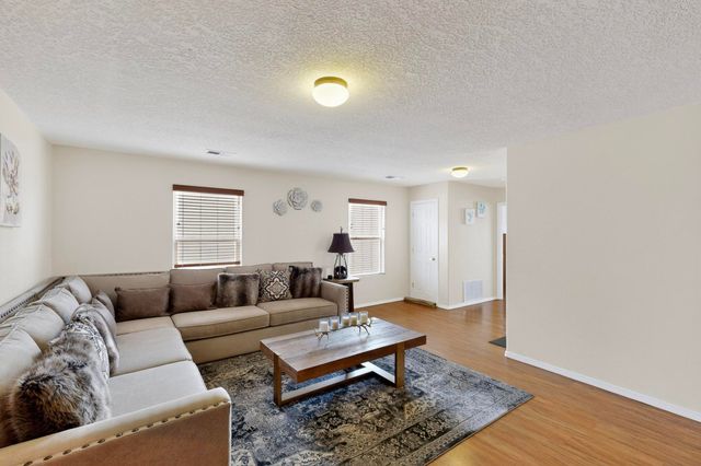 3032 Cochiti Street NE, Rio Rancho, NM 87144