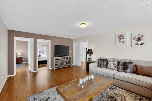 3032 Cochiti Street NE, Rio Rancho, NM 87144