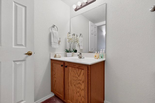 3032 Cochiti Street NE, Rio Rancho, NM 87144