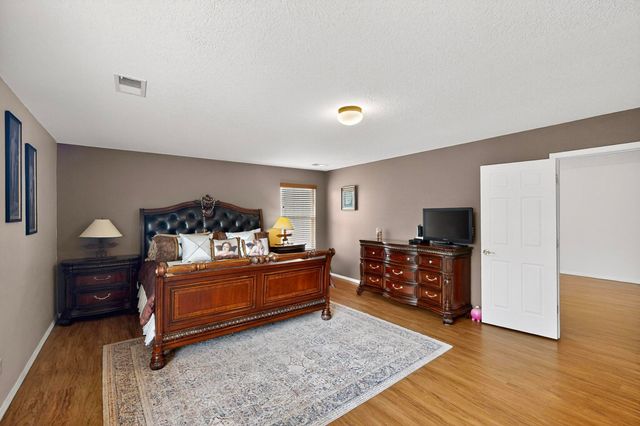 3032 Cochiti Street NE, Rio Rancho, NM 87144